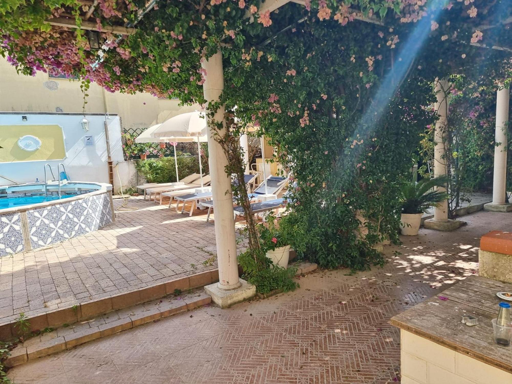 Ferienwohnung Villino Angela A Sant'Anna Boscotrecase Exterior foto